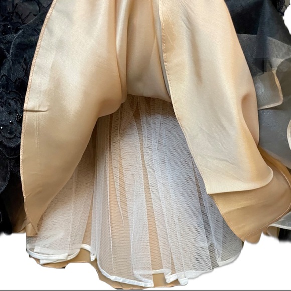 Jovani Lace Floral and Beaded Cocktail Dress - Size: 6 - Picture 6 of 7